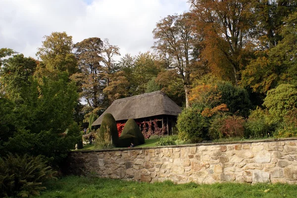 Podzimní pohled Chirk zámecké zahrady v Anglii — Stock fotografie