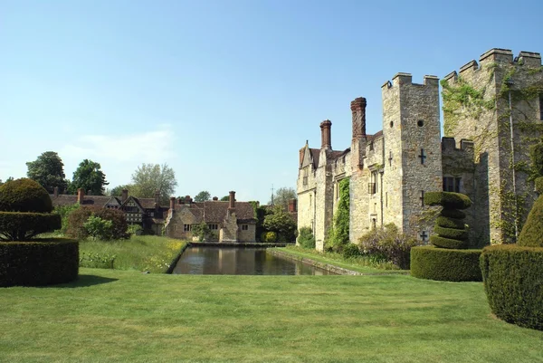 Castillo amarrado en Hever, Inglaterra Imágenes De Stock Sin Royalties Gratis