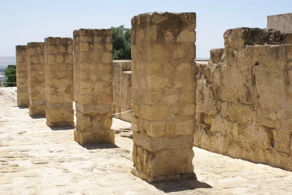 Столбцы. Римские руины Кесарии Маритимы в Израиле — стоковое фото