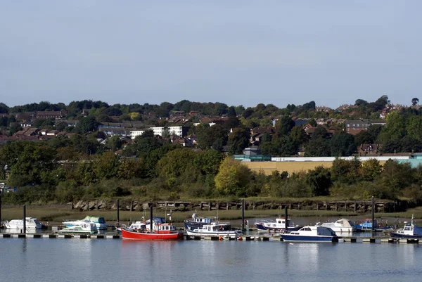 梅德韦河岸在罗切斯特，梅德韦，英格兰 — 图库照片