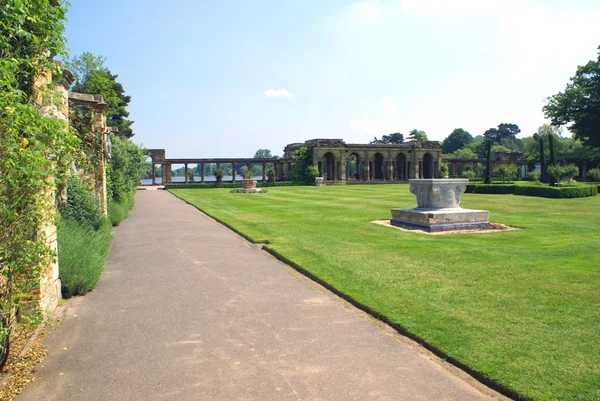 Zamek Hever włoskim ogrodem w Anglii — Zdjęcie stockowe