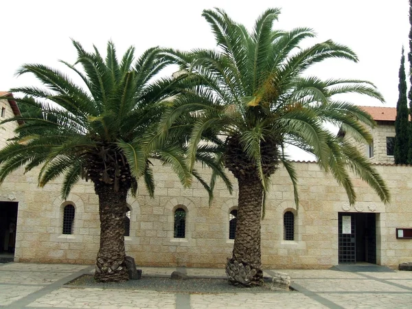 Kostel od vchodu násobení v Tabgha, Izrael — Stock fotografie
