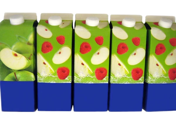 Getränkeverpackungen mit Apfel und Himbeersaft — Stockfoto