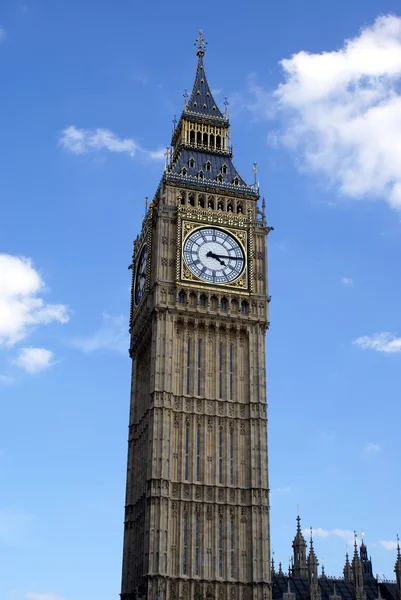 Elizabeth Tower. Big Ben clock tower in Westminster, London, England — Stock Photo, Image