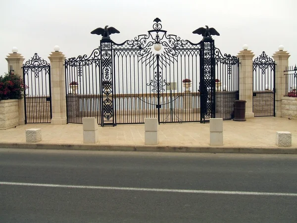 Bahai Tapınağı tapınak bahçeleri Gate şehirde Haifa, İsrail — Stok fotoğraf