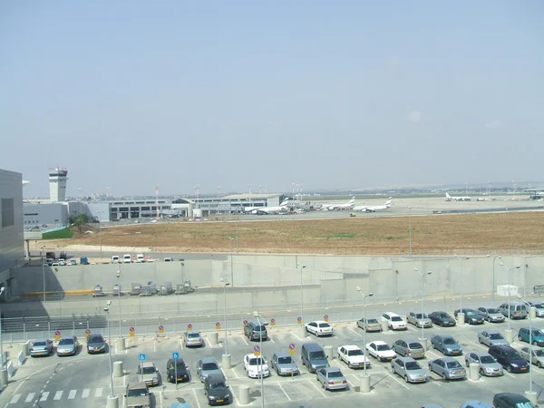 Ben Gurion airport parkoló, parkoló, Izrael — Stock Fotó