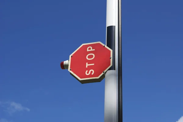 Stop barriera cartello rosso — Foto Stock