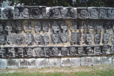 Tzompantli. Duvar kafatasları Chichen Itza, Meksika