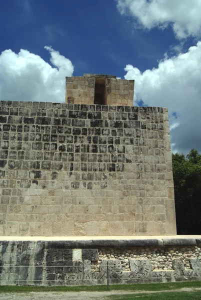 Ruiny Ballcourt w Chichen Itza w Meksyku — Zdjęcie stockowe