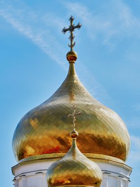 kubbe üzerinde çapraz