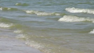 Kıyı Azak Denizi dalgalar 