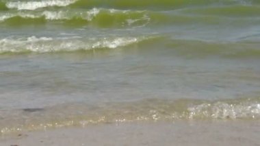 Kıyı Azak Denizi dalgalar 