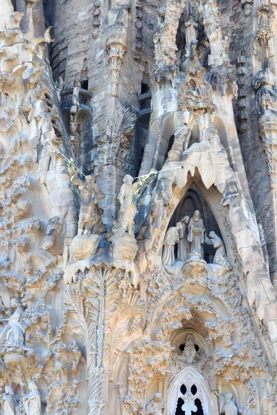 Szczegóły dotyczące Narodzenia fasada kościoła Sagrada Familia w Barcelonie, Hiszpania — Zdjęcie stockowe