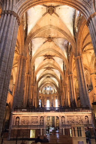 スペイン、バルセロナ大聖堂内部のビュー — ストック写真