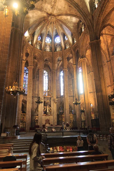 祭壇や教会バルセロナ大聖堂内部、スペイン — ストック写真