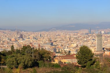 Barcelona cityscape panorama Montjuic, İspanya üzerinden görüldü