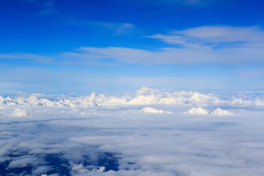 Matterhorn, Mont Blanc ve bulutlar dağ Alpleri Panoraması