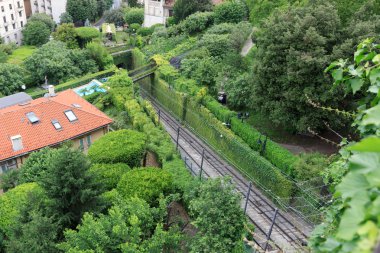 Füniküler demiryolu raylar için Citta Alta Bergamo, İtalya