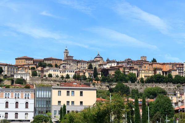 Панорама верхнего города Citta Alta в Бергамо, Италия — стоковое фото