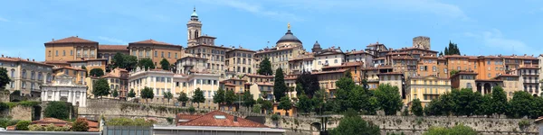 Panorama üst şehir Citta Alta Bergamo, İtalya