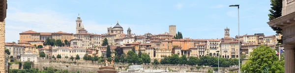 Panorama de la ciudad alta Citta Alta en Bérgamo, Italia —  Fotos de Stock