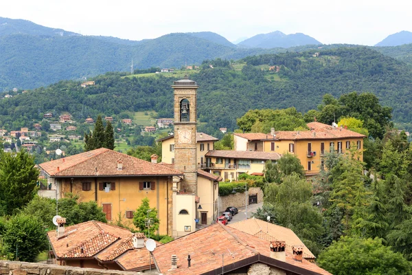 Panorama du paysage urbain de Bergame à partir de Citta Alta, Italie — Photo