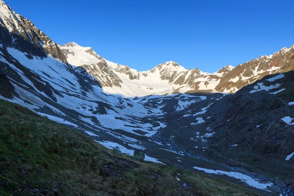 Bergsneeuwpanorama Met Gletsjer Taschachferner Blauwe Lucht Tiroolse Alpen Oostenrijk — Stockfoto