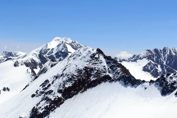 Drone Latający Przed Mountain Wildspitze Panorama Śniegu Błękitne Niebo Alpach — Zdjęcie stockowe