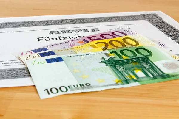 Aktie mit Euro-Banknoten — Stockfoto