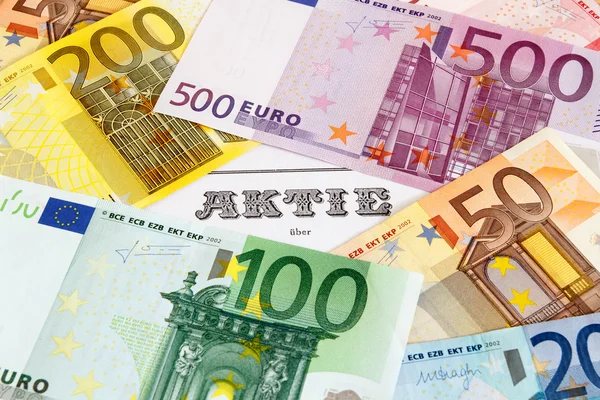 Podziel się z obiegu banknotów Euro — Zdjęcie stockowe