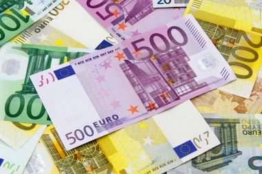 500 Euro için 5 farklı Euro banknot