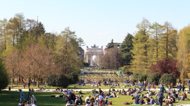 Parco Sempione (Simplon Park) Milano Arch barış içinde geçmiş ile