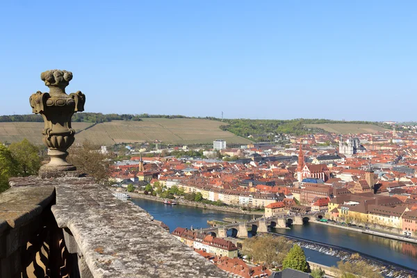 Історичні міста Вюрцбурга з мосту Alte Mainbrucke, Німеччина — стокове фото