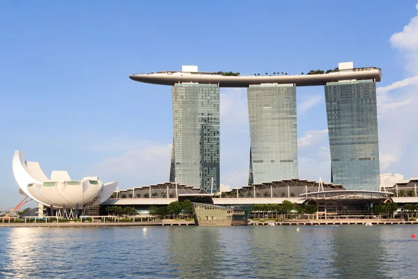 Marina Bay Sands hotel en Artscience museum, Singapore — Stockfoto