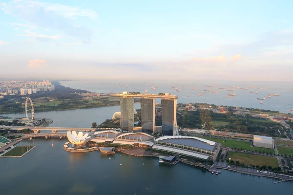 Marina Bay Sands hotel, Artscience muzeum a Singapore Flyer — Stock fotografie