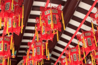 Chinatown, Singapur buddhistic tapınağında kırmızı Çin fener closeup