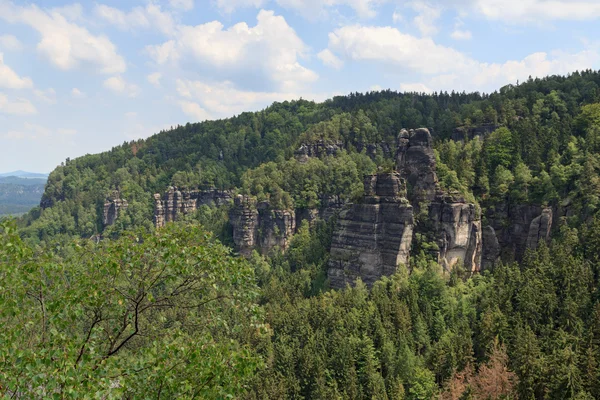 Hill Kleiner Winterberg at rocks Affensteine in Saxon Switzerland — Stock Photo, Image