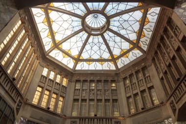 Korunası Palace alışveriş merkezi kubbe Prag