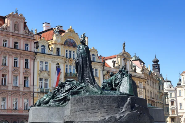 Memorial de Jan Hus y Plaza de la Ciudad Vieja en Praga — Foto de Stock