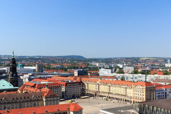 Перегляд Дрезден міський пейзаж з площі Альтмаркт (Старий ринок) і церква Kreuzkirche — стокове фото