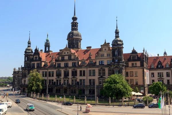 Dresden Castle, Almanya'ya karşı Zwinger Palace görüntülemek