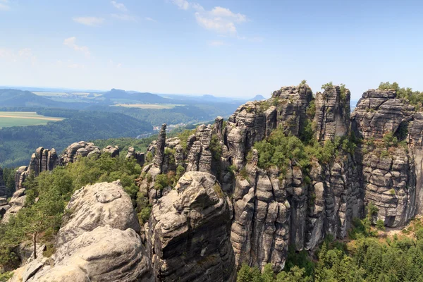 Panorama with Group of rocks Schrammsteine seen from viewing point in Saxon Switzerland — Stock Photo, Image