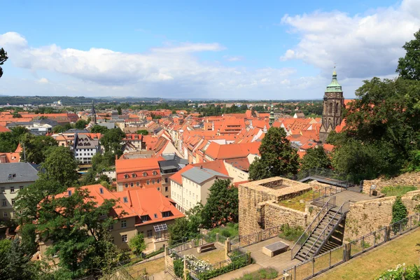 Переглянути напрямку Pirna міський пейзаж з Санкт Марій церква від Sonnenstein замку — стокове фото