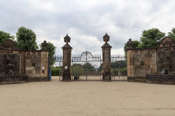Ворота до бароковий сад Grosssedlitz напрямку Heidenau Саксонія — стокове фото