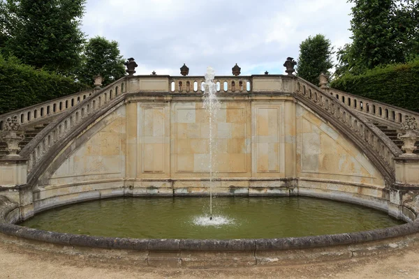 Fontana nel giardino barocco Grosssedlitz a Heidenau, Sassonia — Foto Stock
