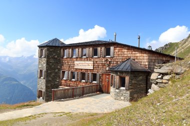 Alpine hut Sajathutte ve Hohe Tauern Alpler, Avusturya dağlarında