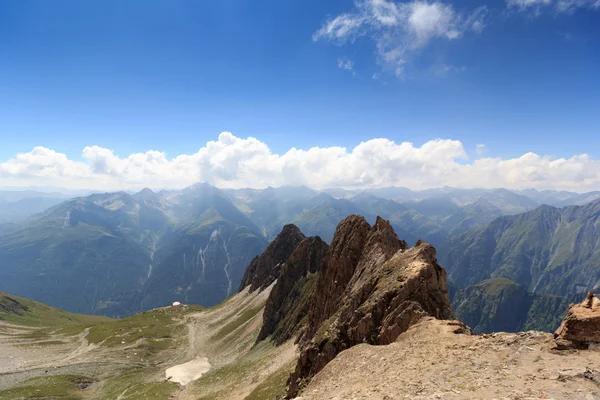 Bergpanorama met Rote Saule en col Sajatscharte in de Alpen van de Hohe Tauern, Oostenrijk — Stockfoto