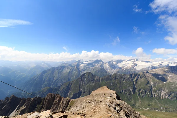 Panorama de glaciares de montaña con Dreiherrnspitze en los Alpes Hohe Tauern, Austria — Foto de Stock