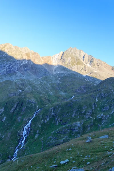 Dağ Zopetspitze ve gündoğumu Hohe Tauern Alps, Avusturya için Alp akışı — Stok fotoğraf