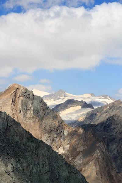 Panoramisch uitzicht met berg Grossvenediger en gletsjers in de Alpen van de Hohe Tauern, Oostenrijk — Stockfoto